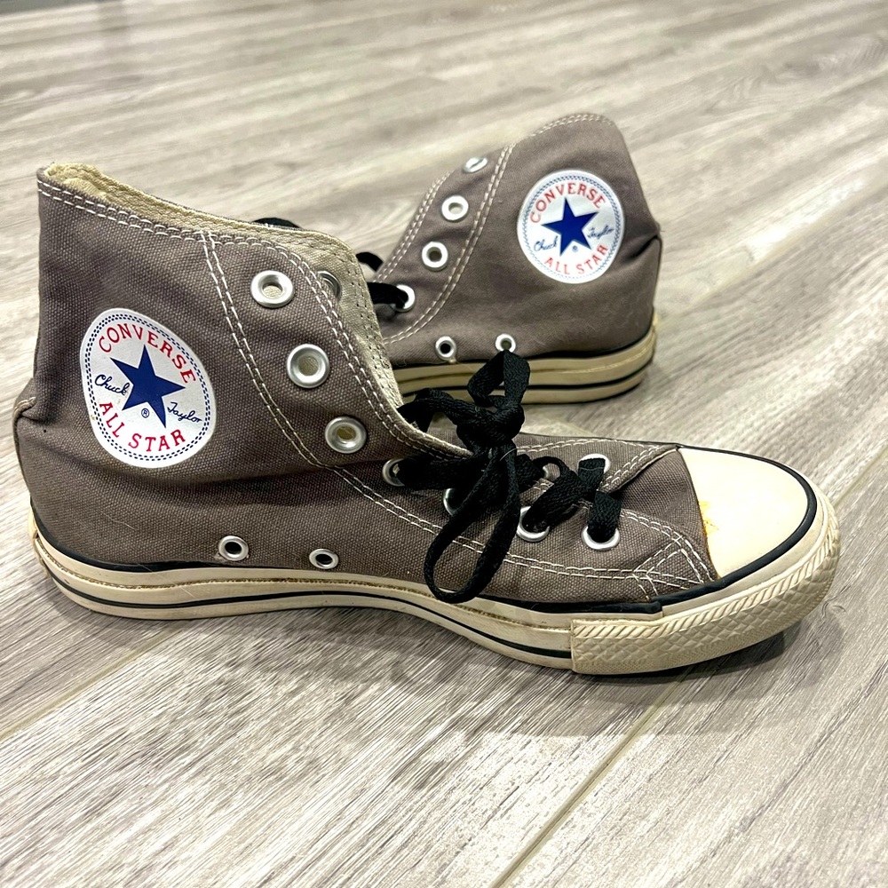 GREY HIGH RISE CONVERSE WOMENS SIZE 7 - Picture 2 of 2